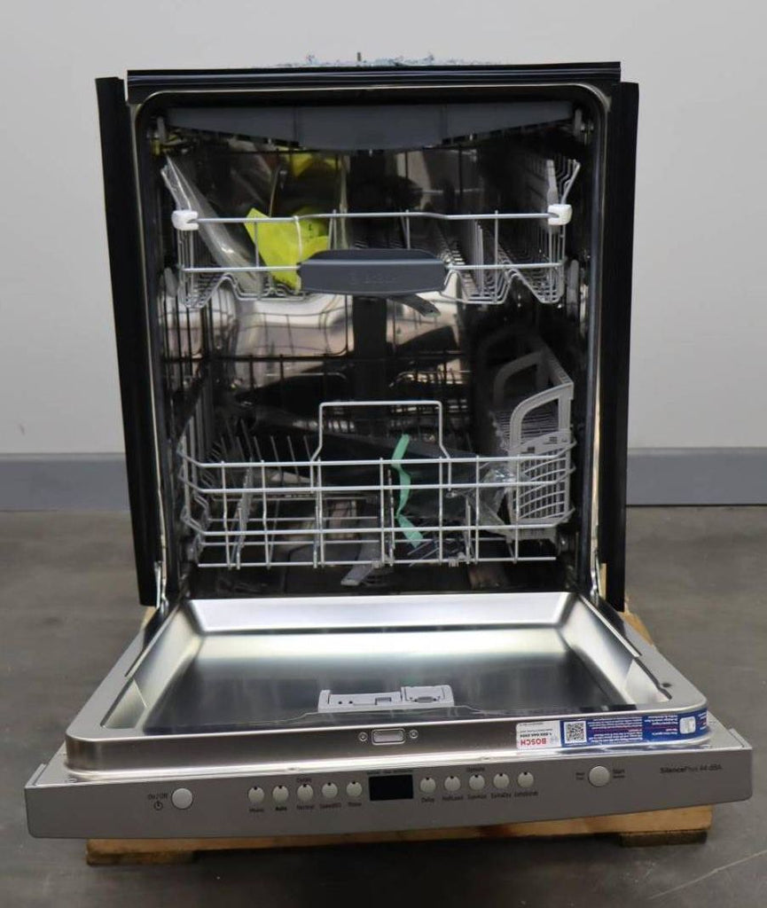 Bosch 24" 44 dBA 3rd Rack Fully Integrated 300 DLX Series Dishwasher SHS863WD5N