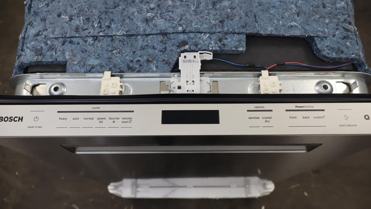 Bosch Benchmark Series 24" Stainless Integrated 38dBa Smart Dishwasher SHP9PCM5N
