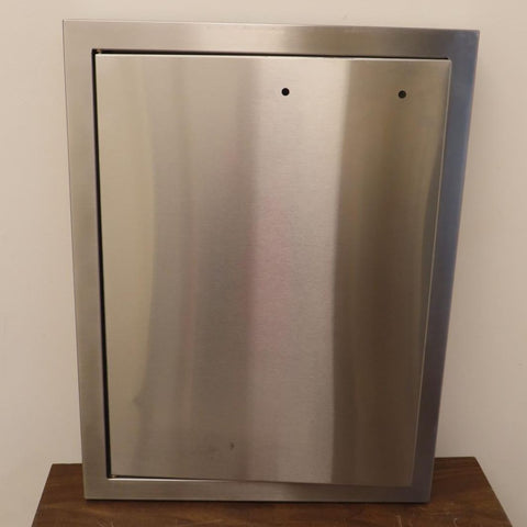 Lynx Professional Grill Series LDR18L Professional 18 Inch Single Access Doors