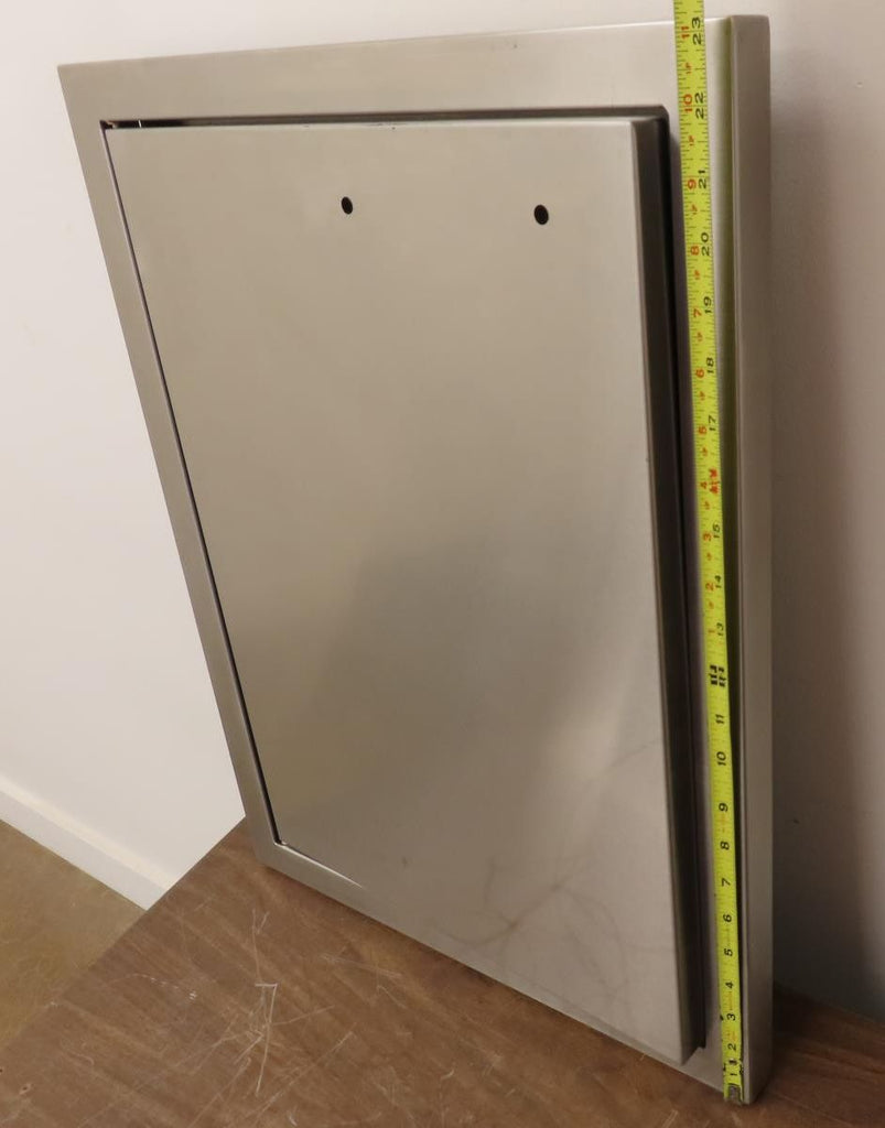 Lynx Professional Grill Series LDR18L Professional 18 Inch Single Access Doors