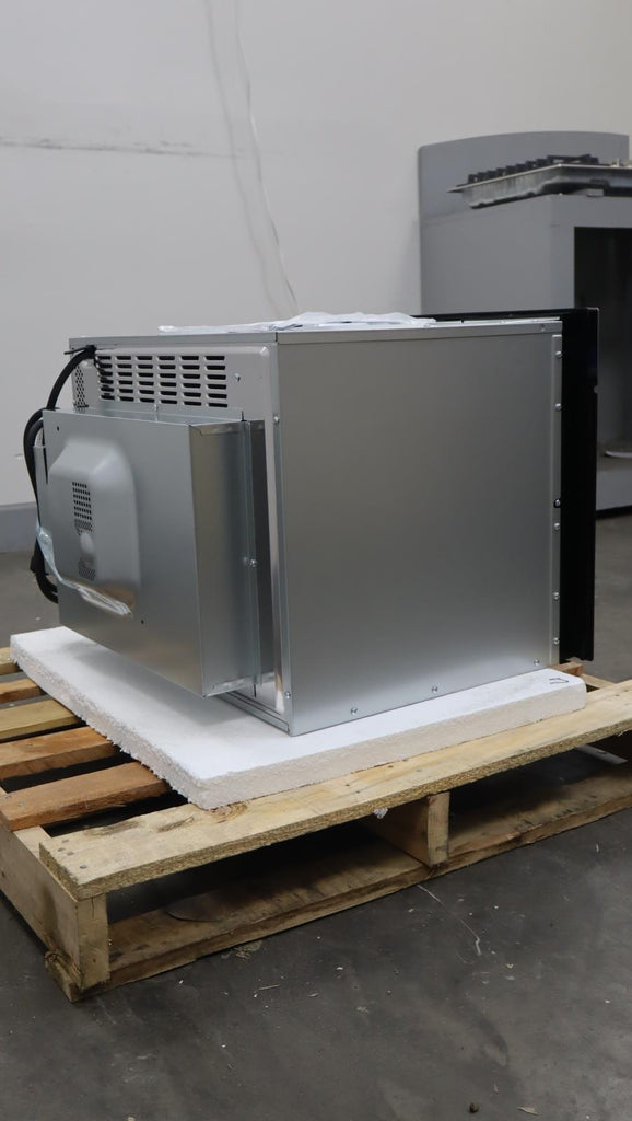 Bosch 24" 1000w SS 1.6 cu.ft. Power 2-in-1 500 Series Speed Oven HMC54151UC
