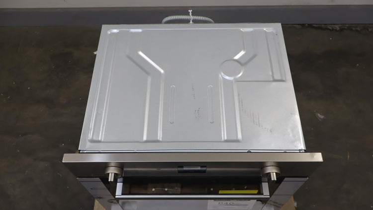 Bosch 4 Inch Stainless Single Electric Convection 500 Series Wall Oven HBE5453UC
