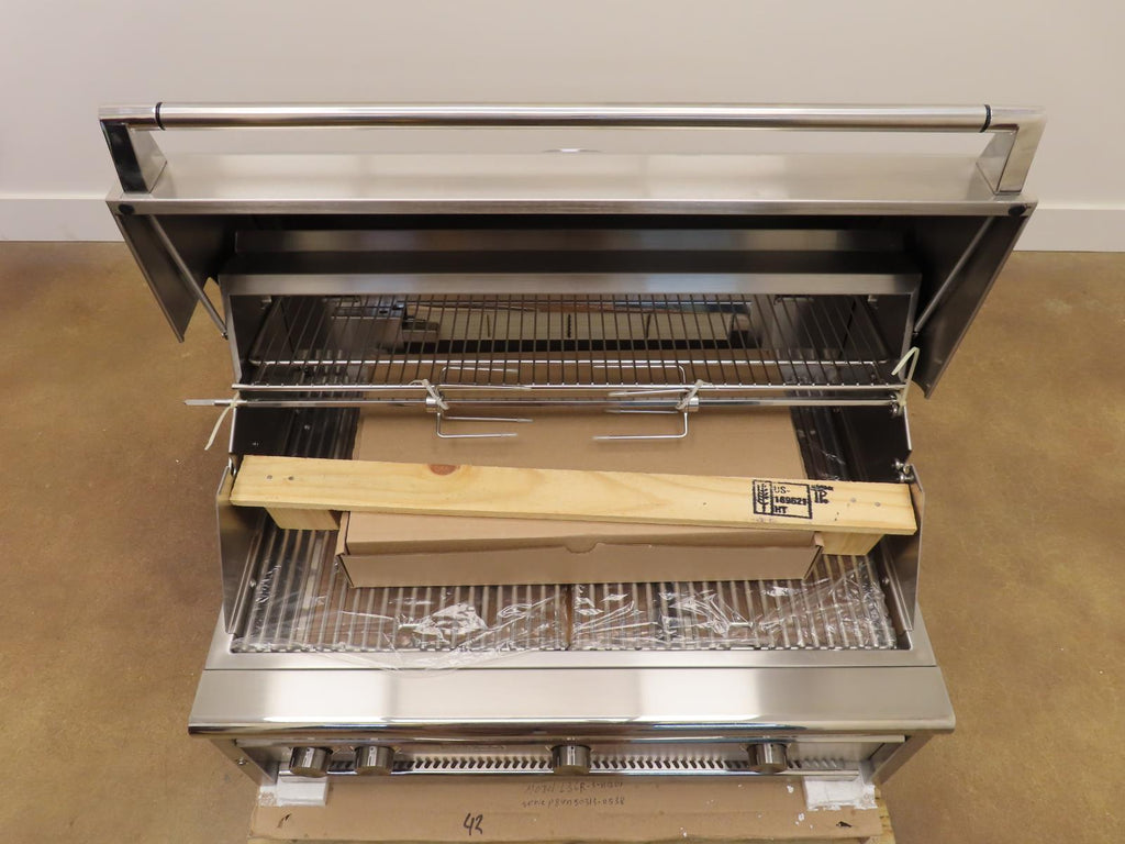 Lynx Professional Grill Series L36R3NG 36" 935 Cooking Surface Built-In Grill