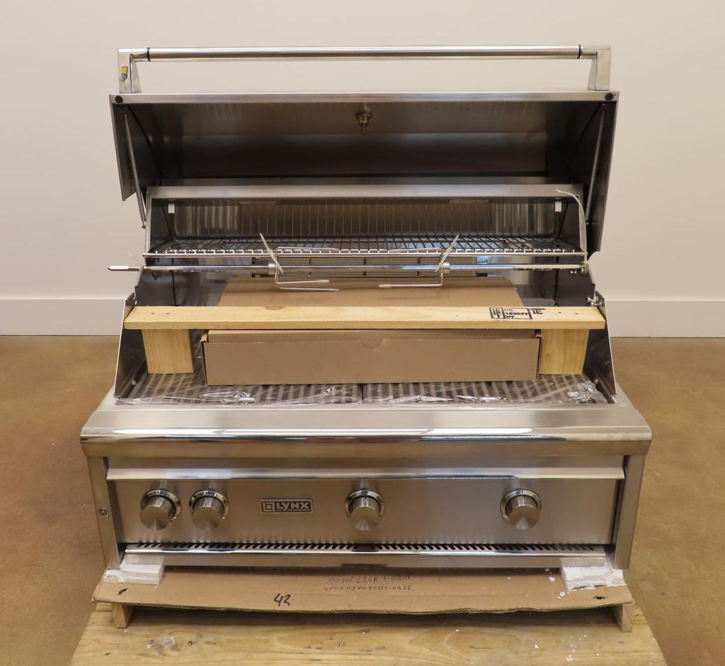 Lynx Professional Grill Series L36R3NG 36" 935 Cooking Surface Built-In Grill