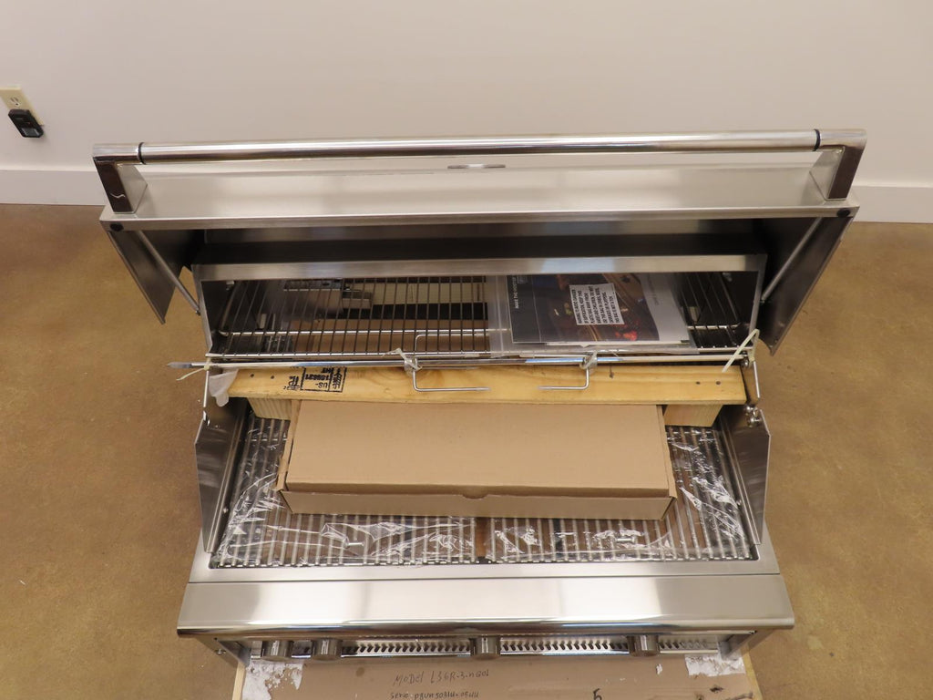 Lynx Professional Grill Series L36R3NG 36" 935 Cooking Surface BuiltIn Grill Pic