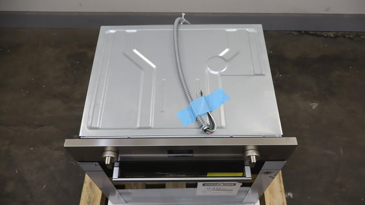Bosch 4 Inch Stainless Single Electric Convection 500 Series Wall Oven HBE5453UC