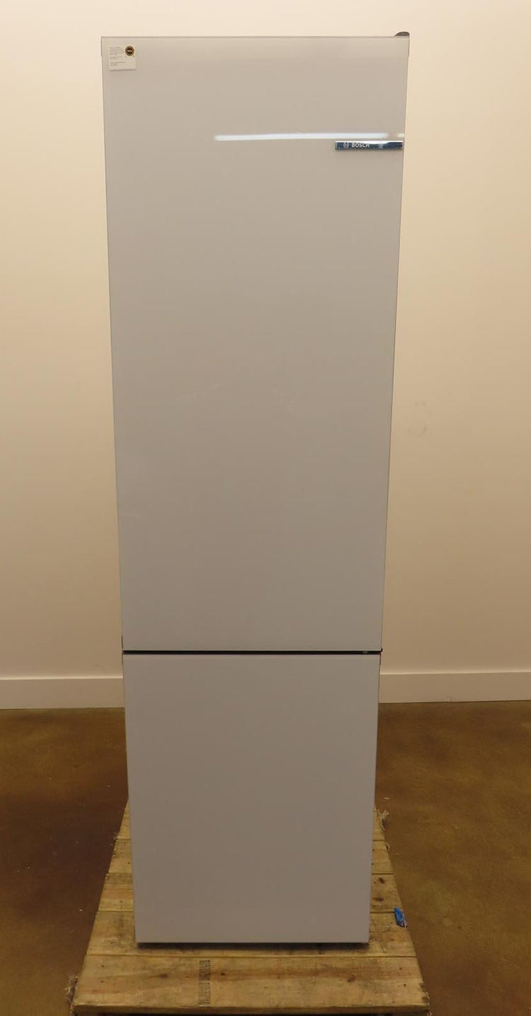 Bosch 800 Series B24CB80ESW 24" Freestanding Bottom Freezer White Refrigerator