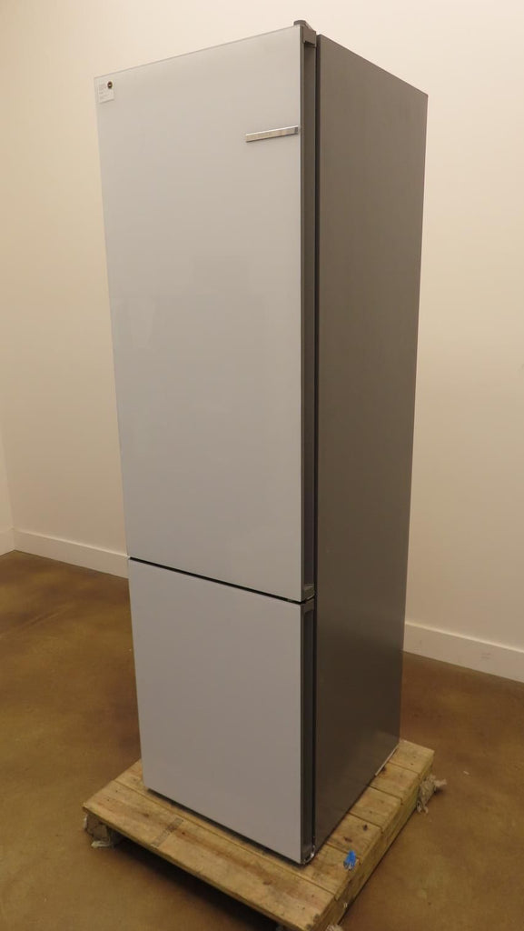 Bosch 800 Series B24CB80ESW 24" Freestanding Bottom Freezer White Refrigerator