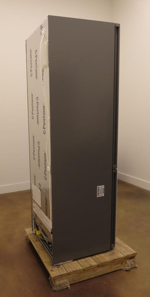 Bosch 800 Series B24CB80ESW 24" Freestanding Bottom Freezer White Refrigerator