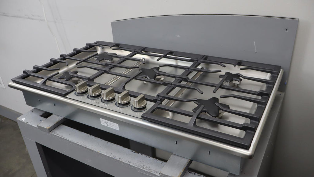 Thermador 36" Masterpiece Series 5 Star Burner's Stainless Cooktop SGSP365TS