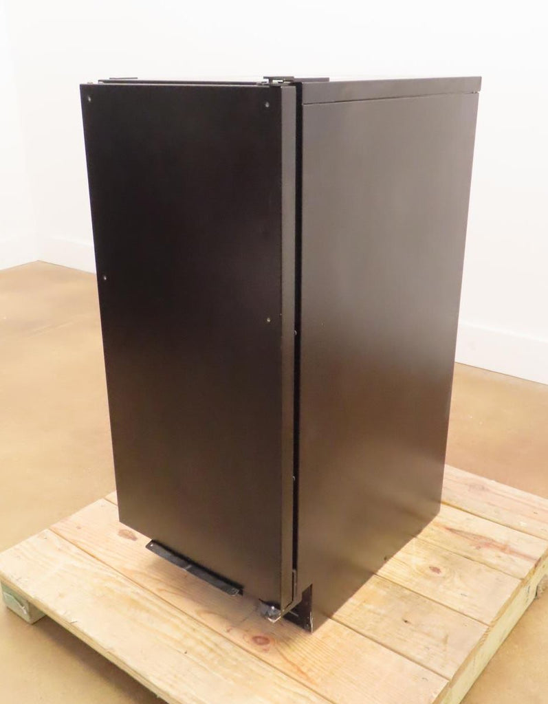 XO XOUIM1565OP 15" Panel Ready BuiltIn Gourmet Ice Maker Crystal Clear Cubes Pic