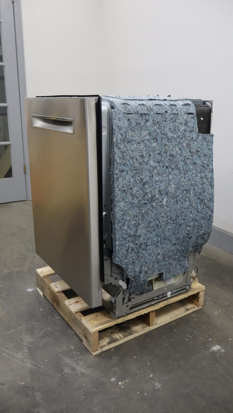 Bosch 500 Series 24" SS AutoAir 44db Fully Integrated Dishwasher SHPM65Z55N
