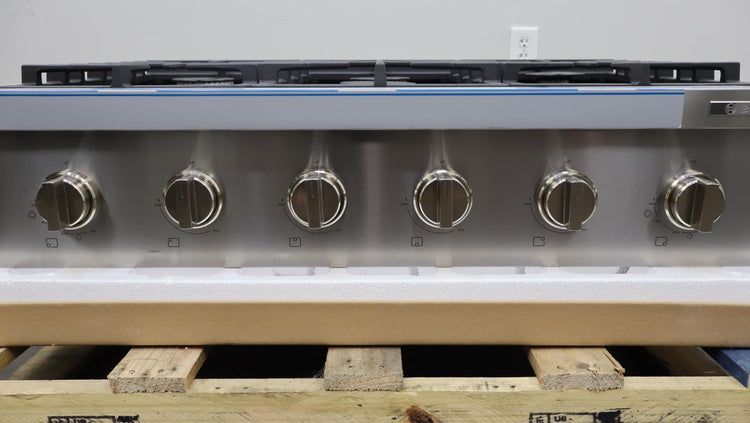 Bosch 36" 800 Series 6 Sealed Burners Gas Slide-In Stainless Rangetop RGM8658UC