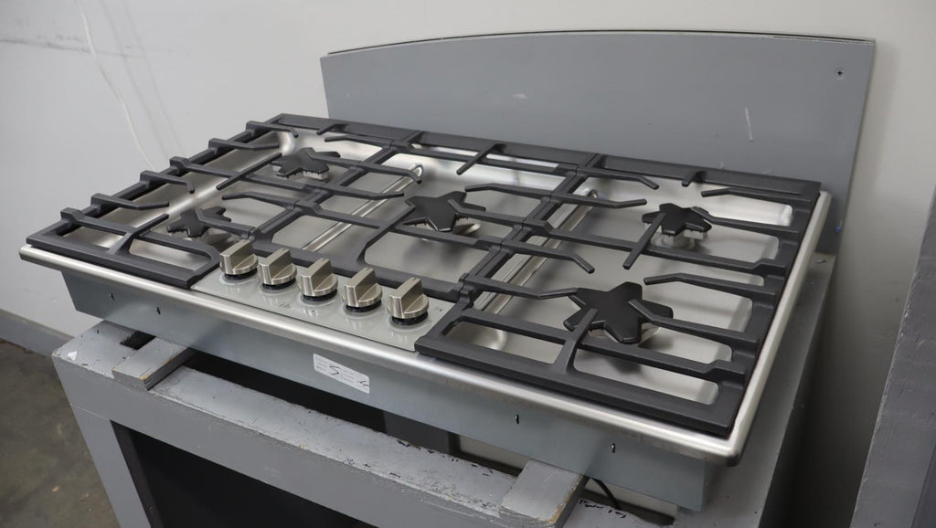 Thermador Masterpiece Series 36" Stainless 5 Sealed Buner Gas Cooktop SGSXP365TS