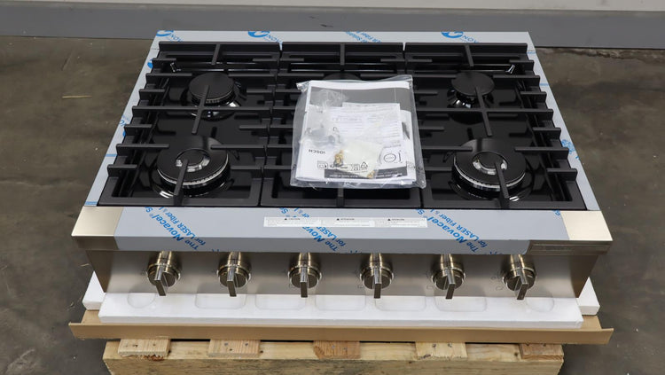 Bosch 36" 6 Sealed Burners Gas 800 Series Stainless Rangetop RGM8658UC