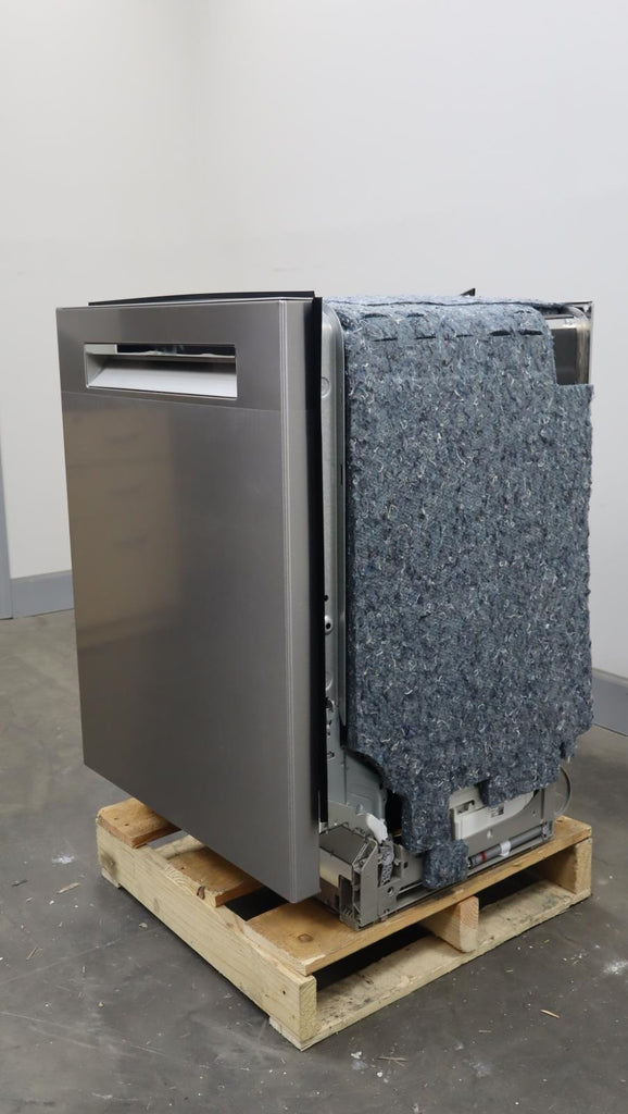 Bosch 500 Series 24" SS Fully Integrated Built-In 44 dBA Dishwasher SHP65CM5N
