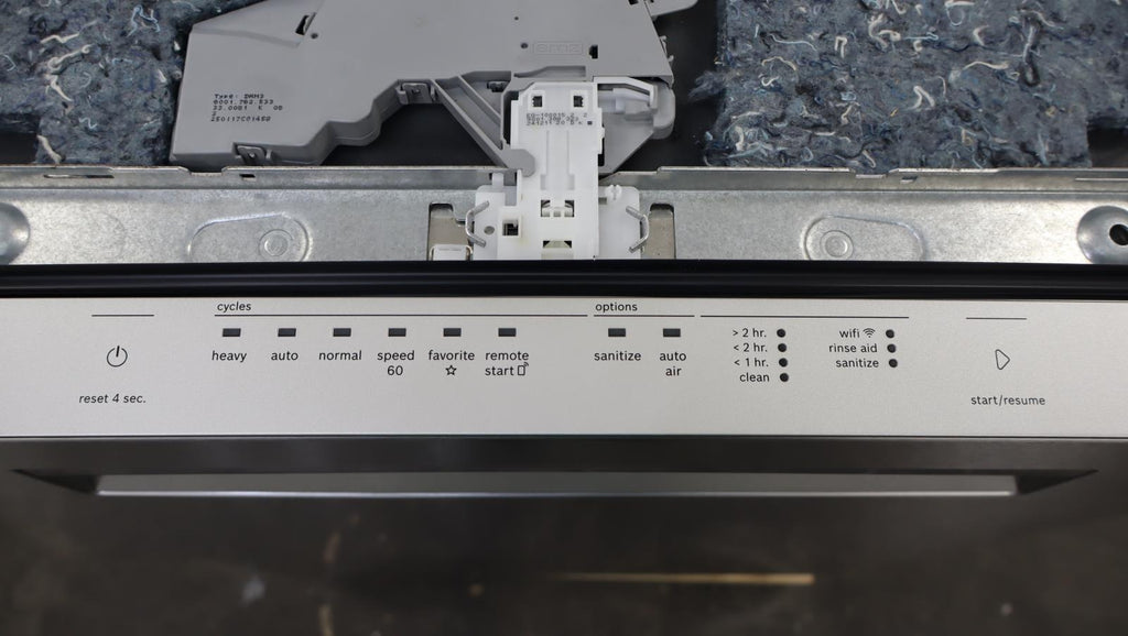 Bosch 500 Series 24" SS Fully Integrated Built-In 44 dBA Dishwasher SHP65CM5N