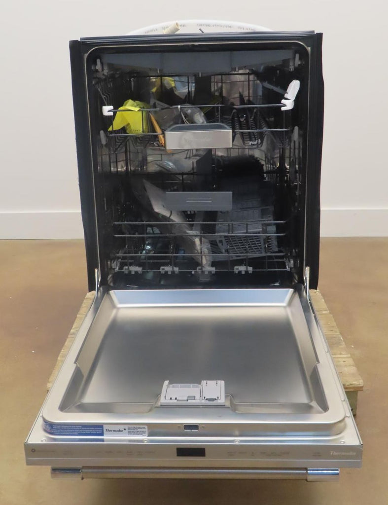 Thermador Sapphire Series DWHD660EFP 24" Fully Integrated Smart Dishwasher