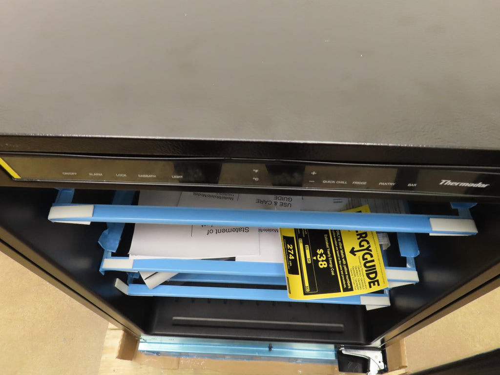 Thermador Freedom T24UR915RS 24" BuiltIn Undercounter Refrigerator FullWarranty