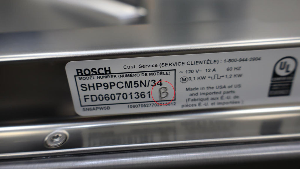 Bosch Benchmark Series 24" Stainless Integrated 38dBa Smart Dishwasher SHP9PCM5N