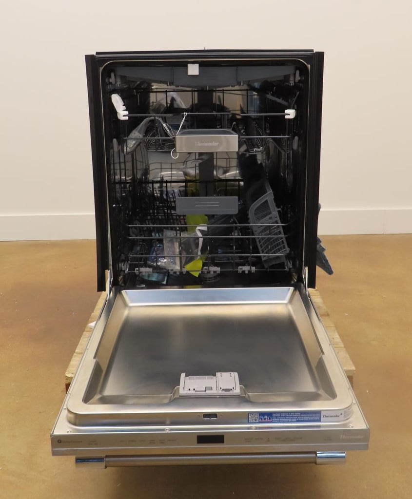 Thermador Sapphire Series DWHD660EFP 24" Fully Integrated Smart Dishwasher