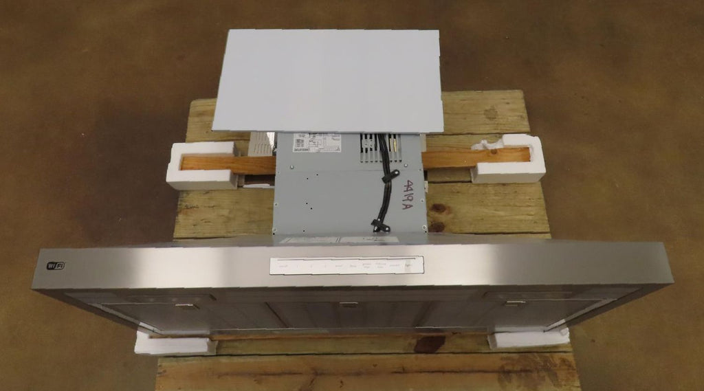 Bosch 500 Series HCP56652UC 36" Smart Stainless Pyramid Canopy Chimney Hood