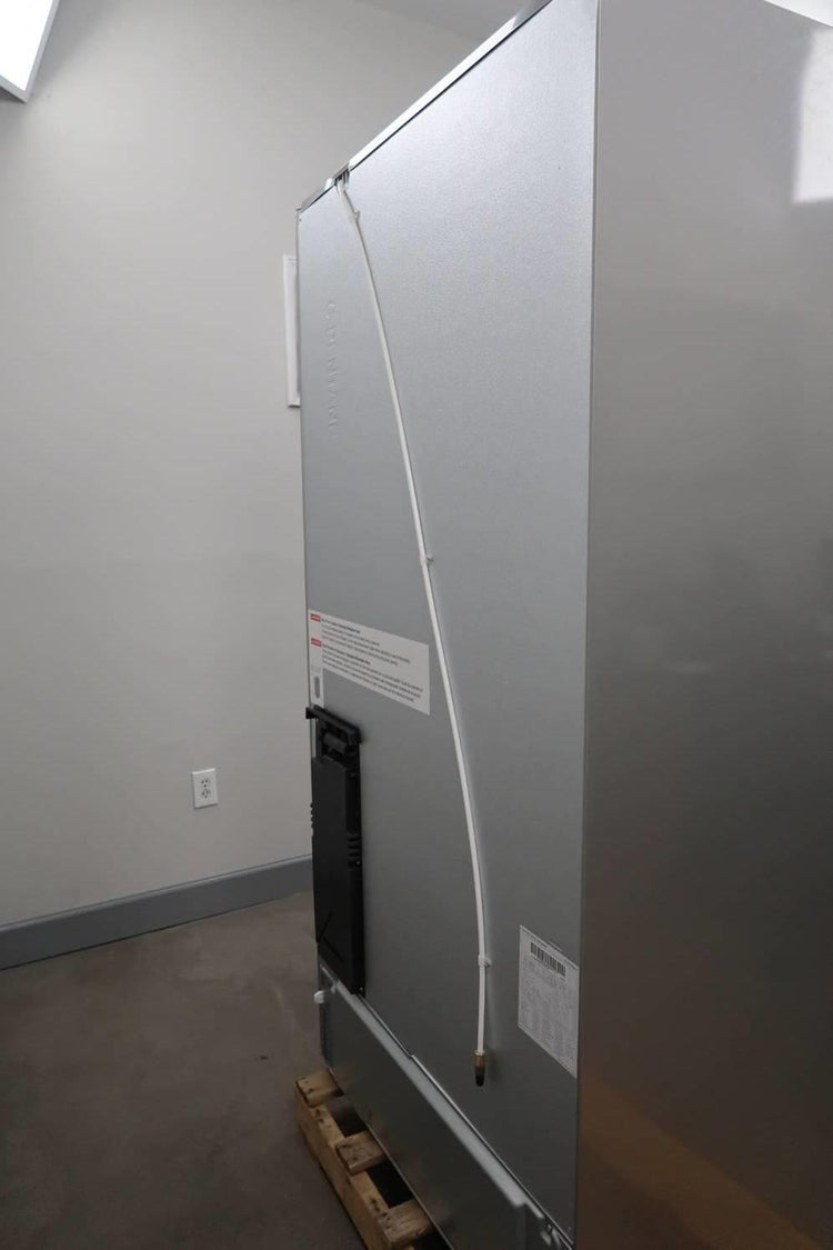 Bosch 36" LED 21 cu.ft. Smart French Door SS 800 Series Refrigerator B36CT80SNS