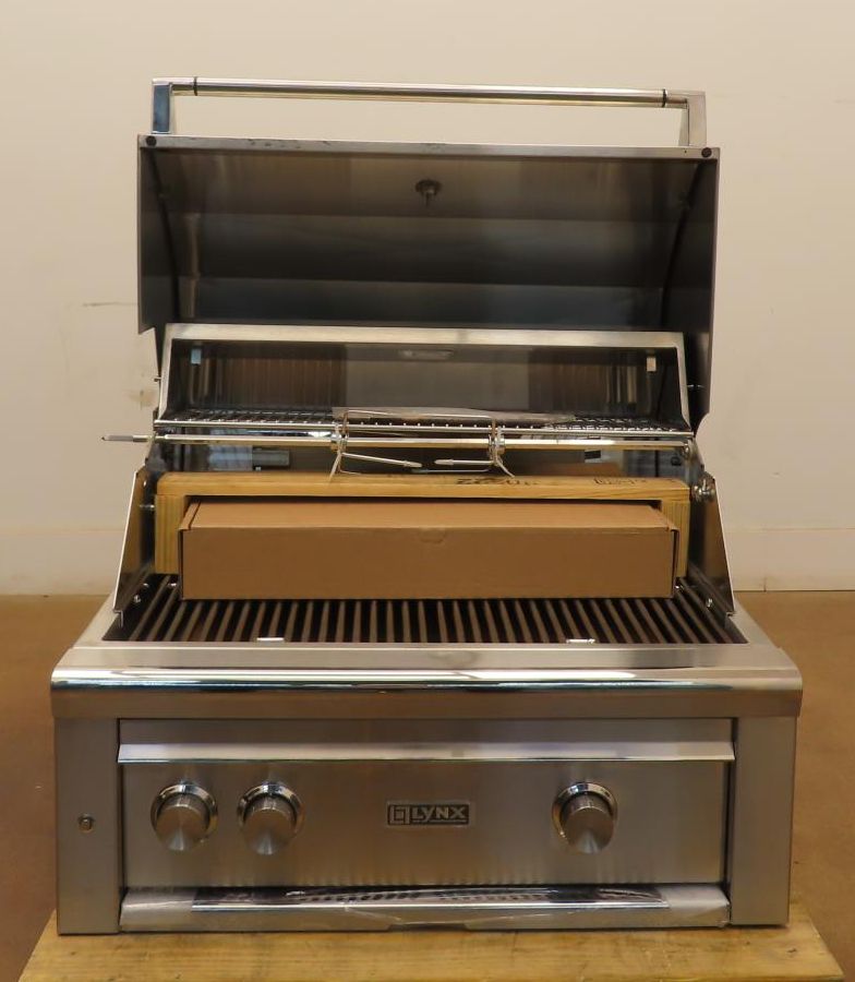 Lynx Professional Grill Series L30R3NG 30" 840 sq. in Natural Gas Built-In Grill